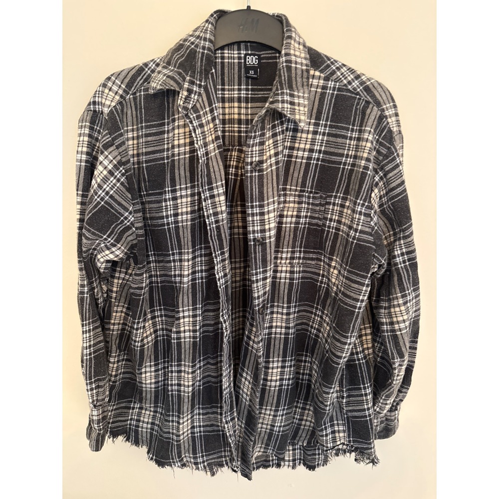 BDG Urban Outfitters Black White Plaid Flannel Frayed Hem Shirt XS